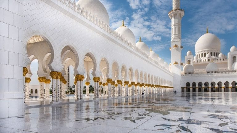 sheikh-zayed-grand-mosque-center